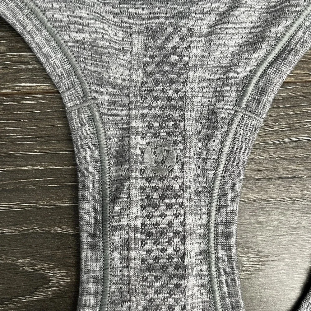 Lululemon Swiftly Tech Tank Top Size 6 Heather Gray‎ Racerback Athletic Work Out - Picture 4 of 7